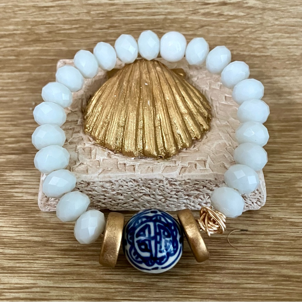 New Handmade Boutique Gold Tone Wire Wrapped Chinoiserie White Beads Bracelet S